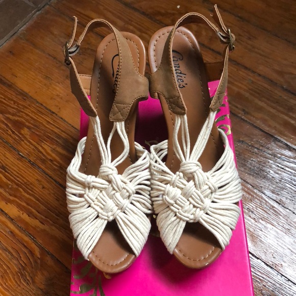NIB Candie's Wedge Sandles - Picture 6 of 7